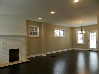 Living Room. 30x14 Living room/dining room combina