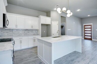 209 Clover Cir, Weatherford, TX 76086 - photo 3