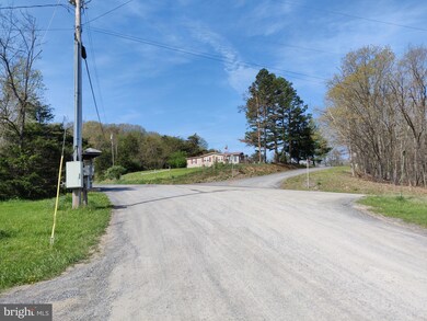 22 Outlaw Trail, Maysville, WV 26833 - photo 4