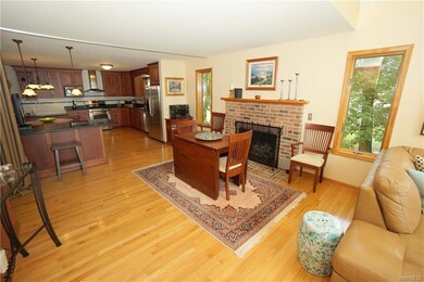 Dining room flows into the kitchen wonderful for e