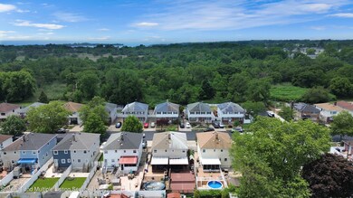 319 Chesterton Ave, Staten Island, NY 10306 - photo 3