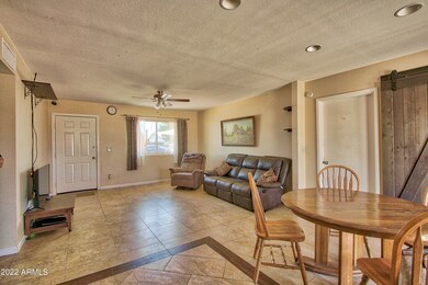 Living area 6