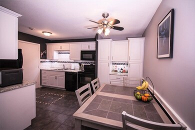 7 Apple Valley Pkwy unit 1, Greenville, RI 02828 - photo 4