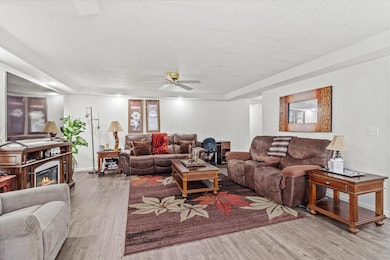 06-916 Juanita Way-6