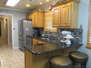 1216 Beaverly St, Ardmore, OK 73401 - photo 6