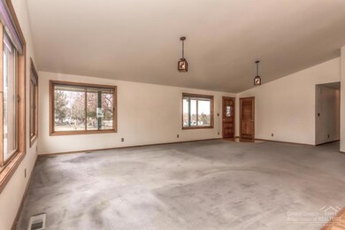 63032 Terry Dr, Bend, OR 97701 - photo 7