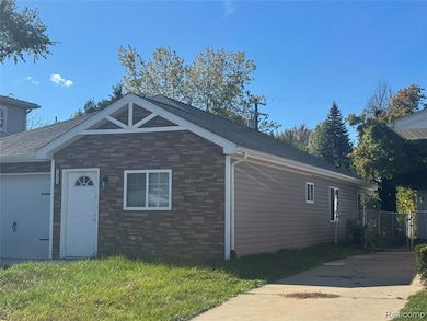 24593 Laetham Ave, Eastpointe, MI 48021 - photo 7