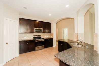 318 Burgundy Dr, Alvin, TX 77511 - photo 6