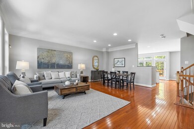 4092 Walnut Cove Cir, Fairfax, VA 22033 - photo 4