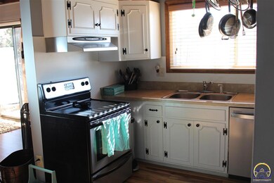 3625 SW 30th Terrace, Topeka, KS 66614 - photo 5