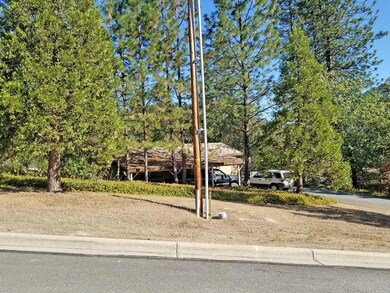 2360 NW Highland Ave, Grants Pass, OR 97526 - photo 2