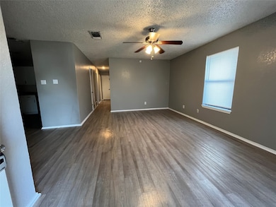 312 Briar Cir W, Crowley, TX 76036 - photo 3