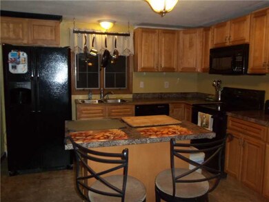 19 Aigan Place, Pawtucket, RI 02860 - photo 3