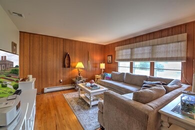 05-LIVING ROOM