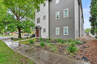 930 E Sharp Ave, Spokane, WA 99202 - photo 2