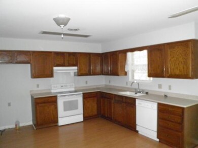 67 Ester Ln unit 1, Manchester, TN 37355 - photo 3