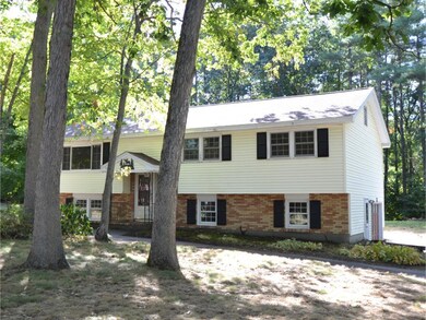 151 Litchfield Rd, Londonderry, NH 03053 - photo 2