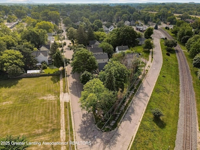 02-816-Hickory-St-Lansing-MI-48912-Windo