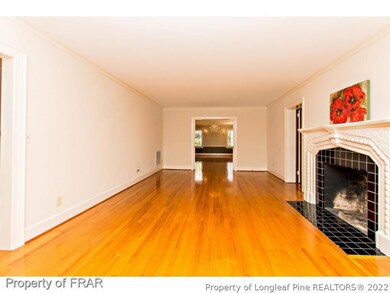 319 Pinecrest Dr, Fayetteville, NC 28305 - photo 5