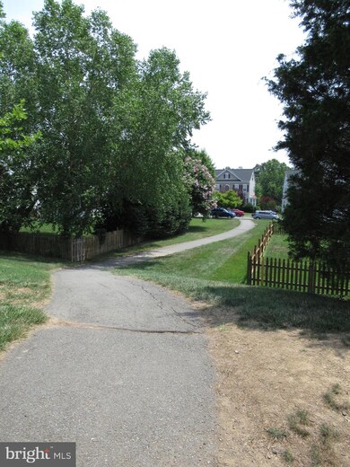 9837 Maitland Loop, Bristow, VA 20136 - photo 4