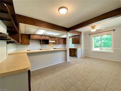 114 S Evergreen Ave, Siler City, NC 27344 - photo 6