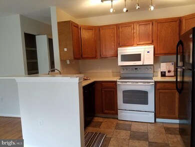1334 W Wyomissing Ct unit L, Reading, PA 19609 - photo 2