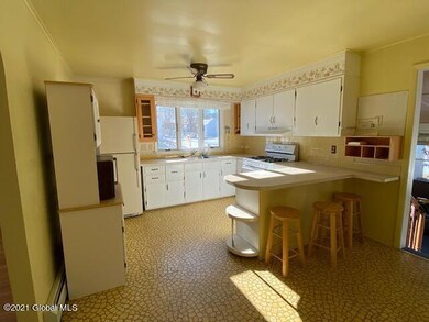 109 Mckinley Ave, Johnstown, NY 12095 - photo 5