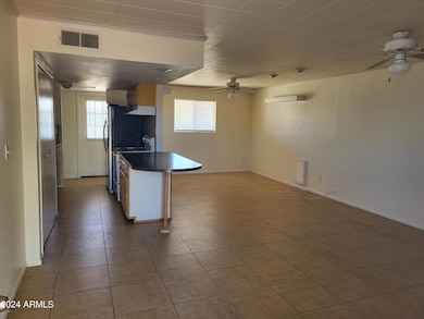 Family/ Kitchen