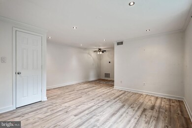 804 S Arlington Mill Dr unit 11202, Arlington, VA 22204 - photo 4