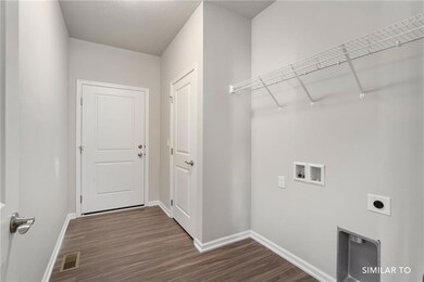 9724 Regatta Ln, Johnston, IA 50131 - photo 5