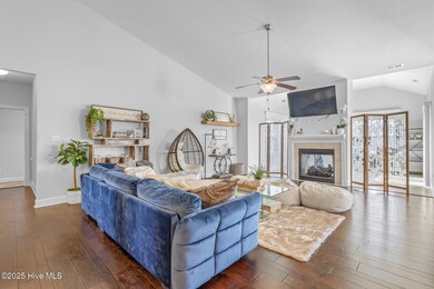 5-web-or-mls-Photo Mar 30 2023, 11 35 32