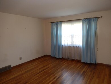 1353 Pegwood Dr, Columbus, OH 43229 - photo 4