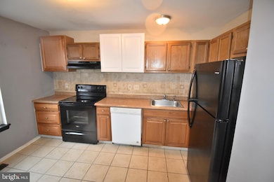 2932 Charredwood Dr, District Heights, MD 20747 - photo 3