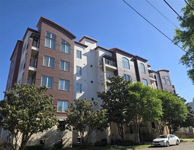 The Vistas at Midtown-100 Willard St. Beautiful el