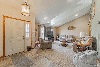 702 Wyatt Ave, Lincoln, IL 62656 - photo 7