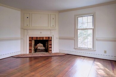 Living Room Fireplace Molding