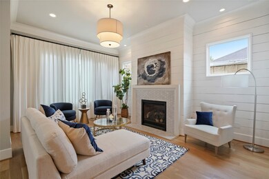 820 E 25th St, Houston, TX 77009 - photo 3