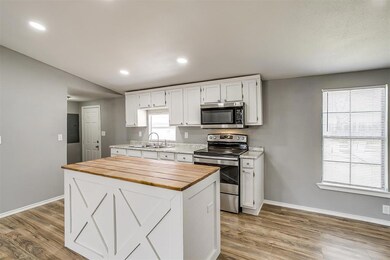 115 S Tower St, Weatherford, TX 76086 - photo 4