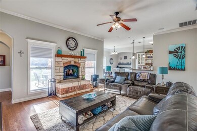 583 Windsor Ln, Springtown, TX 76082 - photo 6