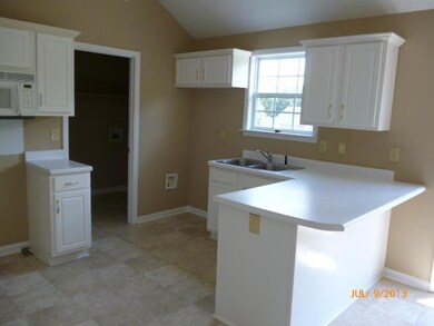 KITCHEN HAS BAR