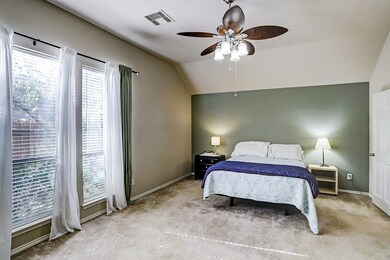 6019 Lynwood Banks Ln, Houston, TX 77092 - photo 2