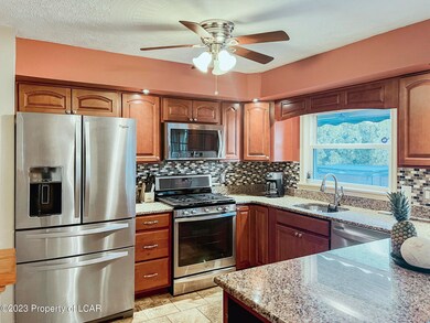 1 Stock Ave, Kingston, PA 18704 - photo 3