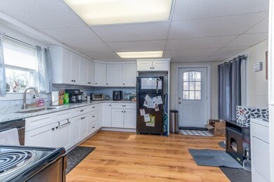 15 Pleasant St, Spencer, MA 01562 - photo 5