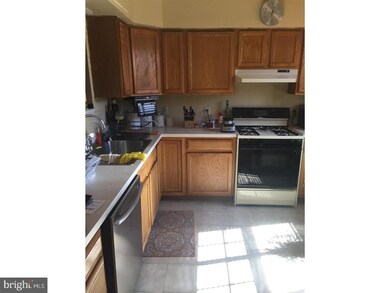 303 Senate Ct, Camden, NJ 08103 - photo 2