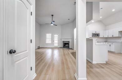 10133 Lynham Dr, Cordova, TN 38016 - photo 2