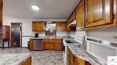 17667 Daisy Rd, Hughesville, MO 65334 - photo 7