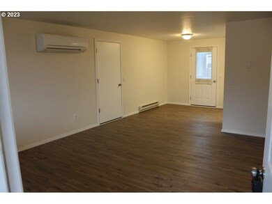 110 S Grove Ln, Sutherlin, OR 97479 - photo 2