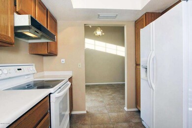 7839 W Julie Dr Glendale AZ-large-007-Ki