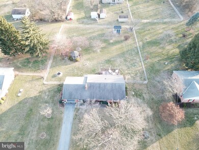 17531 Woodlawn Dr, Hagerstown, MD 21740 - photo 4