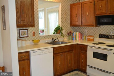 2 Beefwood Ct, Essex, MD 21221 - photo 7